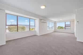 2/30 St Vincent Avenue, Remuera