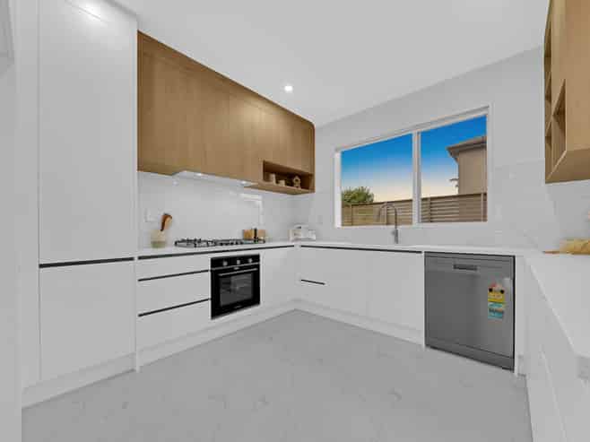 17 Andy Crescent, Flat Bush