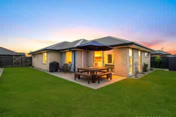 37 Moreton Green, Rolleston