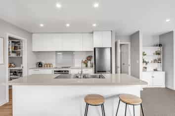 37 Moreton Green, Rolleston