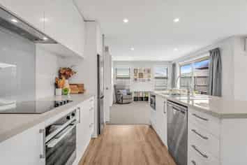 37 Moreton Green, Rolleston