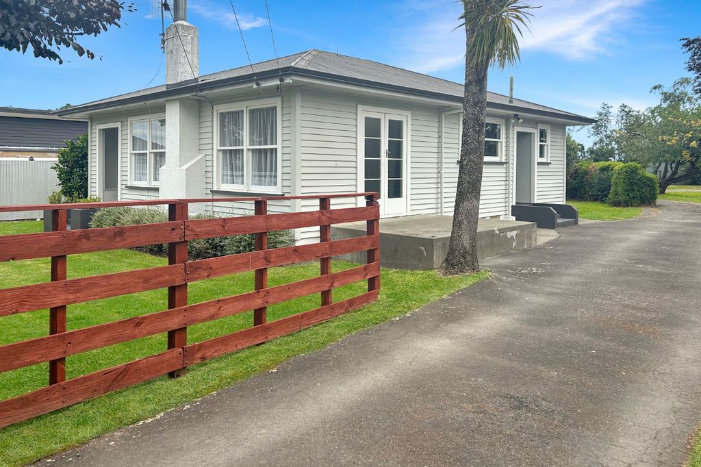 MASTERTON - 3 BEDROOMS 1