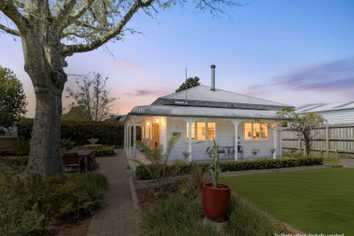 284 Main Road, Tairua