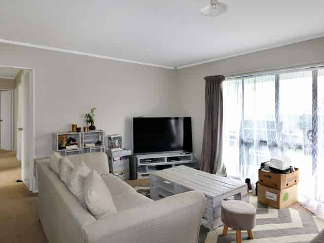 B/3 Bush Street, Naenae