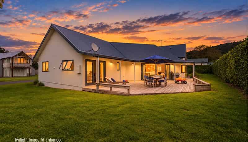 12 Michelle Lane, Hahei