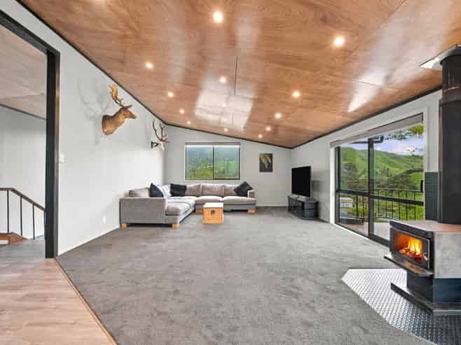 3434 State Highway 4, Aria