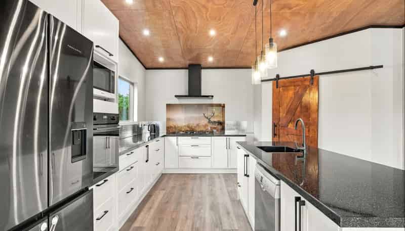 3434 State Highway 4, Aria