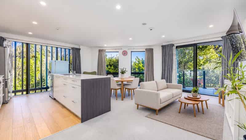 52/8 Thompson Park Road, Mount Wellington