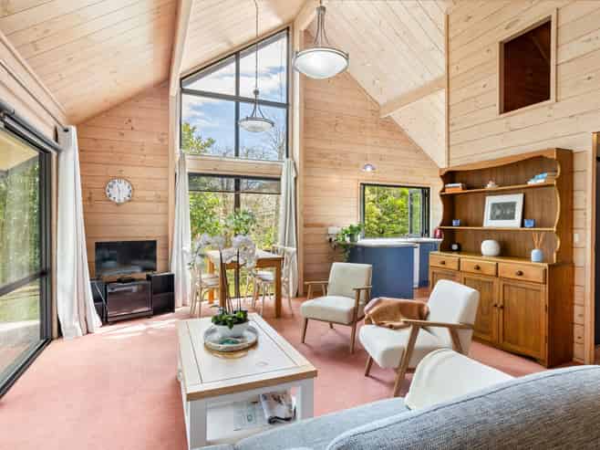 10 Robinson Road, Whitianga