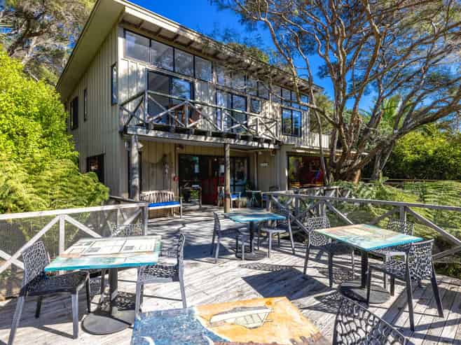 223 Ocean View Road, Oneroa
