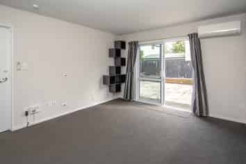 2/452 Worcester Street, Linwood