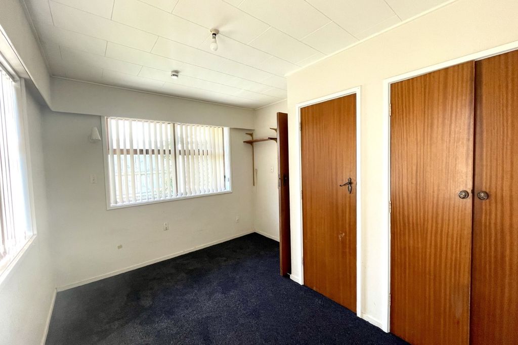 Southampton Street East, Akina 4