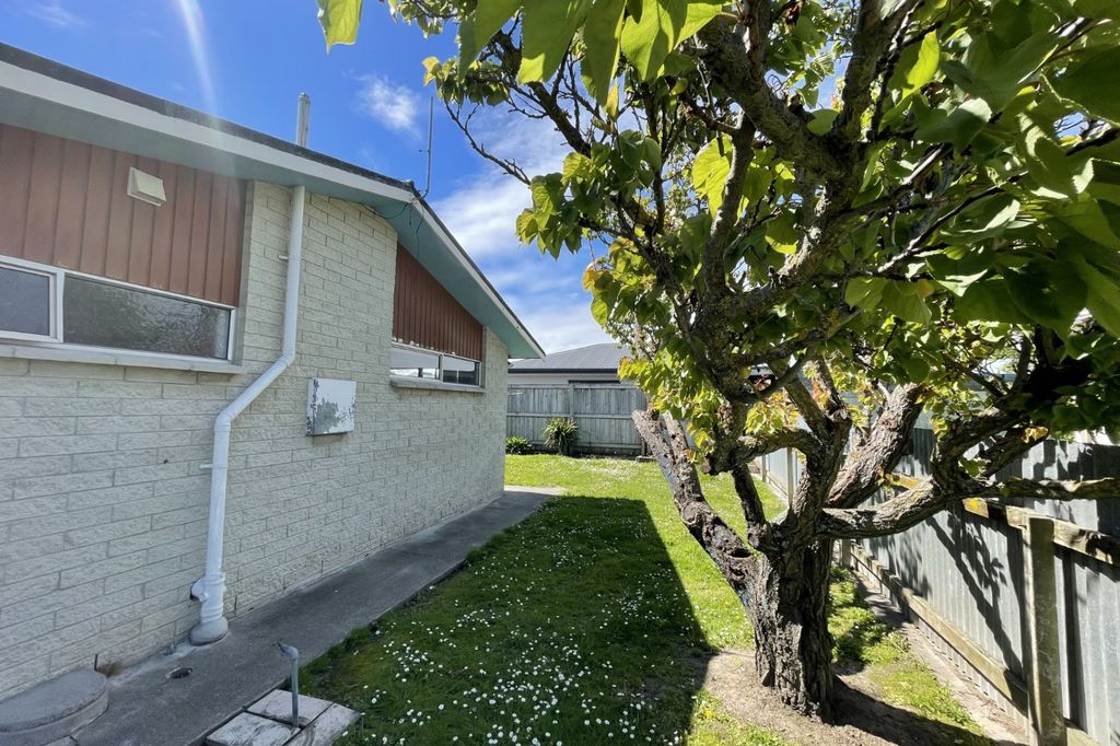 Southampton Street East, Akina 5