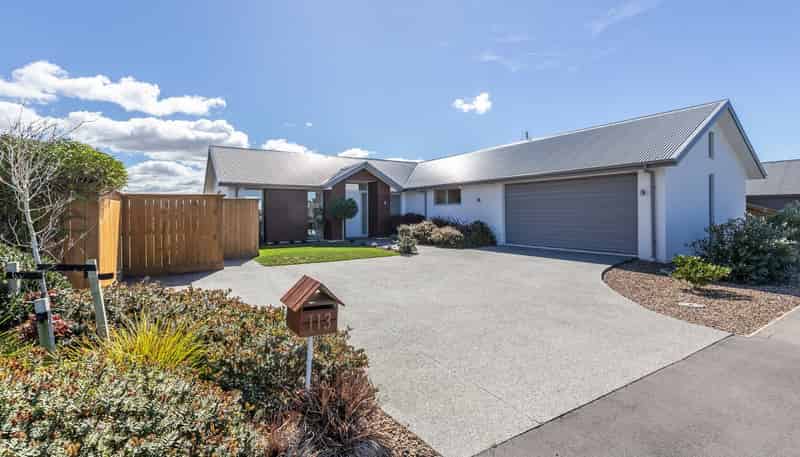 113 Southfield Drive, Lincoln