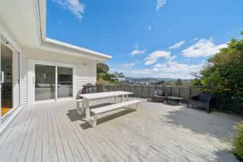 15A Cavendish Square, Strathmore Park