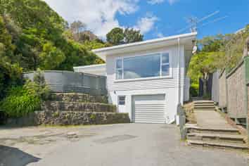 15A Cavendish Square, Strathmore Park