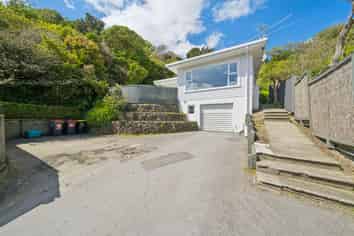 15A Cavendish Square, Strathmore Park