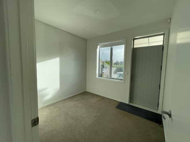 7 Ceramic Lane, New Lynn