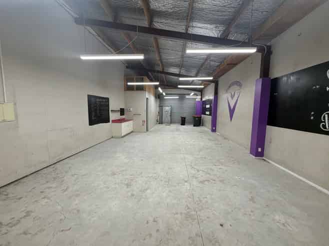 A Versatile Showroom & Retail Opportunity