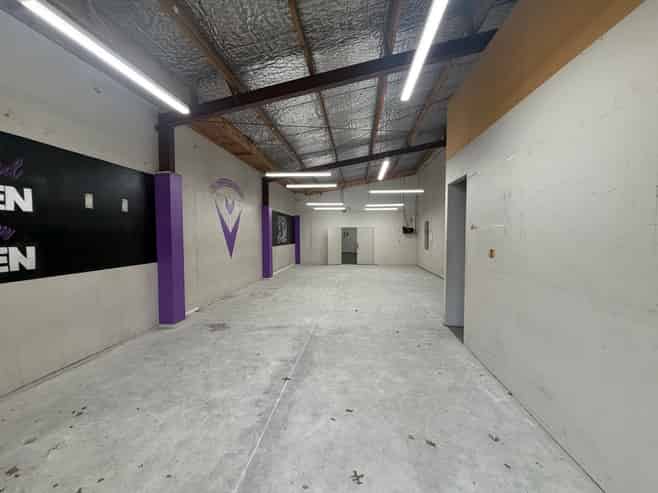 A Versatile Showroom & Retail Opportunity