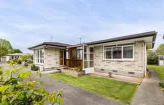 502 Hart Place, Frimley