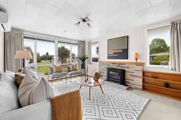 502 Hart Place, Frimley