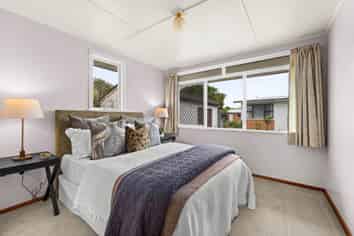 502 Hart Place, Frimley