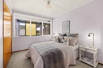 502 Hart Place, Frimley