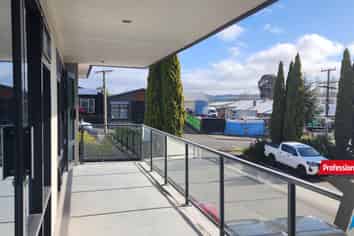 Fully Refurbished Office/ Showroom 