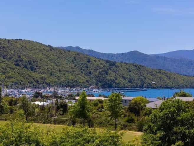 108 Moana View Road, Waikawa