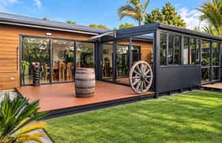 11a Mace Terrace, Oakura