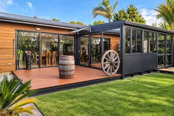 11a Mace Terrace, Oakura