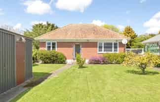 19 Savage Crescent, WEST END