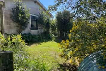 8 Baird Street, LONG BEACH
