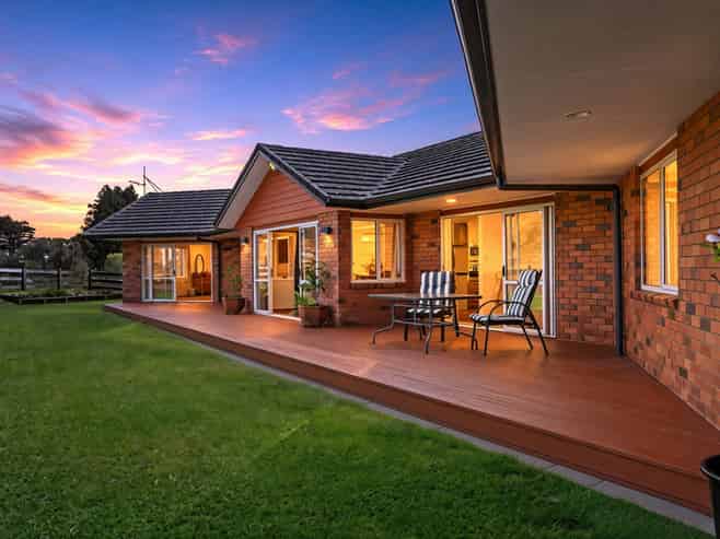 1484 Egmont Road, Egmont Village