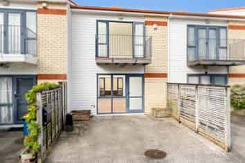 3/3 Ambrico Place, New Lynn