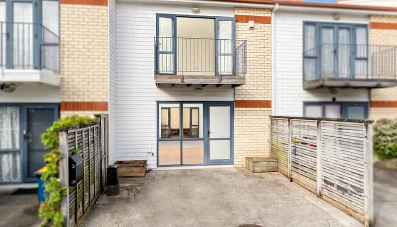 3/3 Ambrico Place, New Lynn