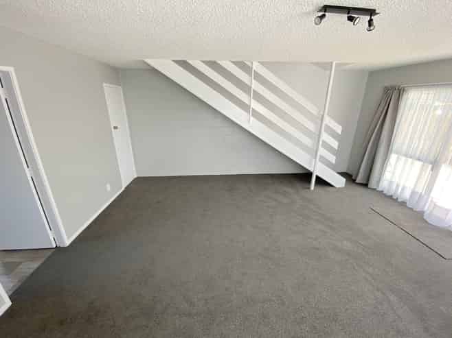 1/54 Pembroke Street, Hamilton Lake