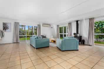 4 Marlin Drive, Coastlands