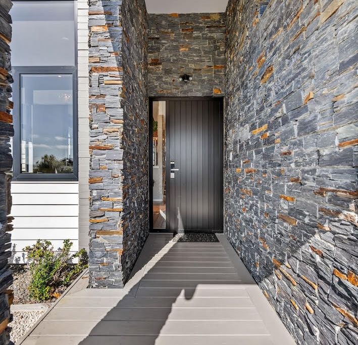 Beachlands, Exceptional Home - 5 Bedrooms 3