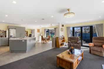 1 The Stables, Woodend