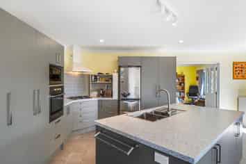 1 The Stables, Woodend