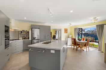 1 The Stables, Woodend