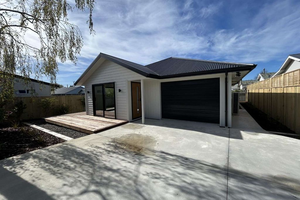 Near-New 3 Bedroom Home in Central Masterton 1