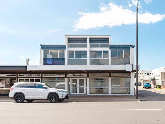 Ground floor office space - Available NOW