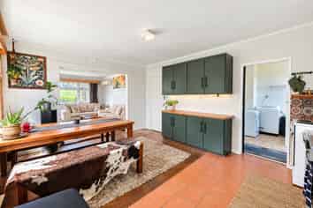 29 Main Road, Hector