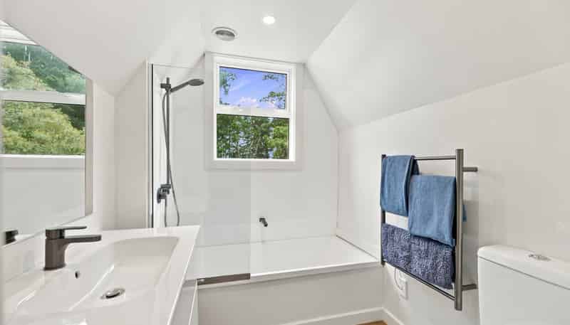 60 Newcombes Road, Amberley