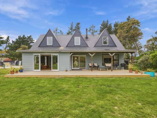 60 Newcombes Road, Amberley