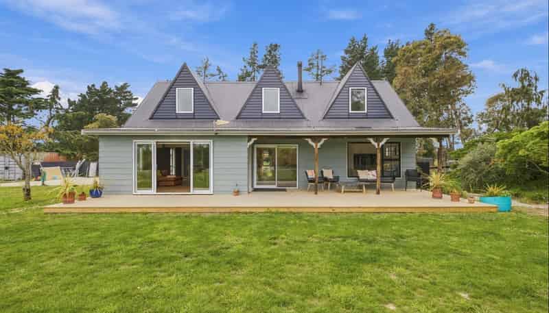 60 Newcombes Road, Amberley
