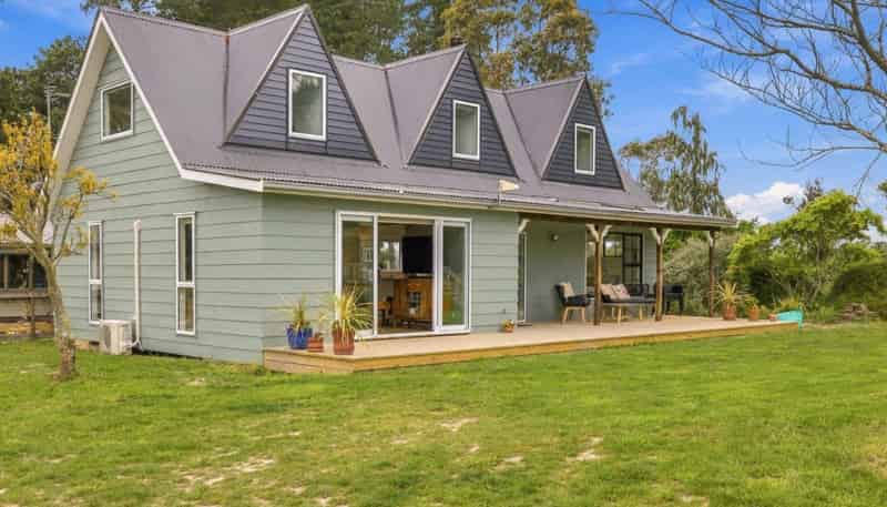 60 Newcombes Road, Amberley